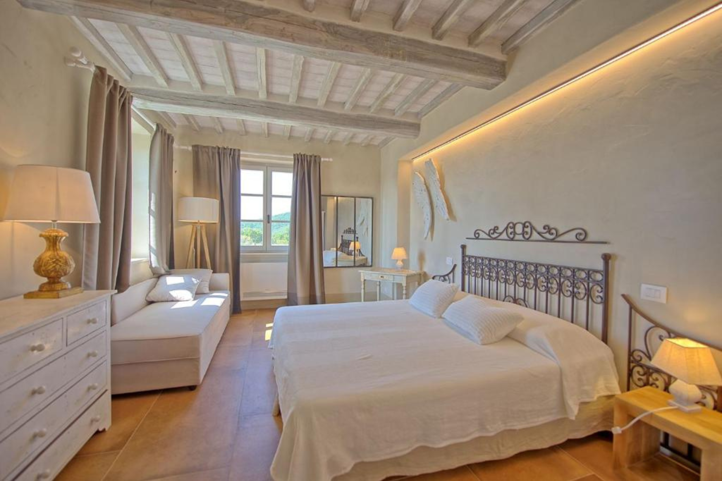 Tuscany Villa for 10 — image 4 of 10
