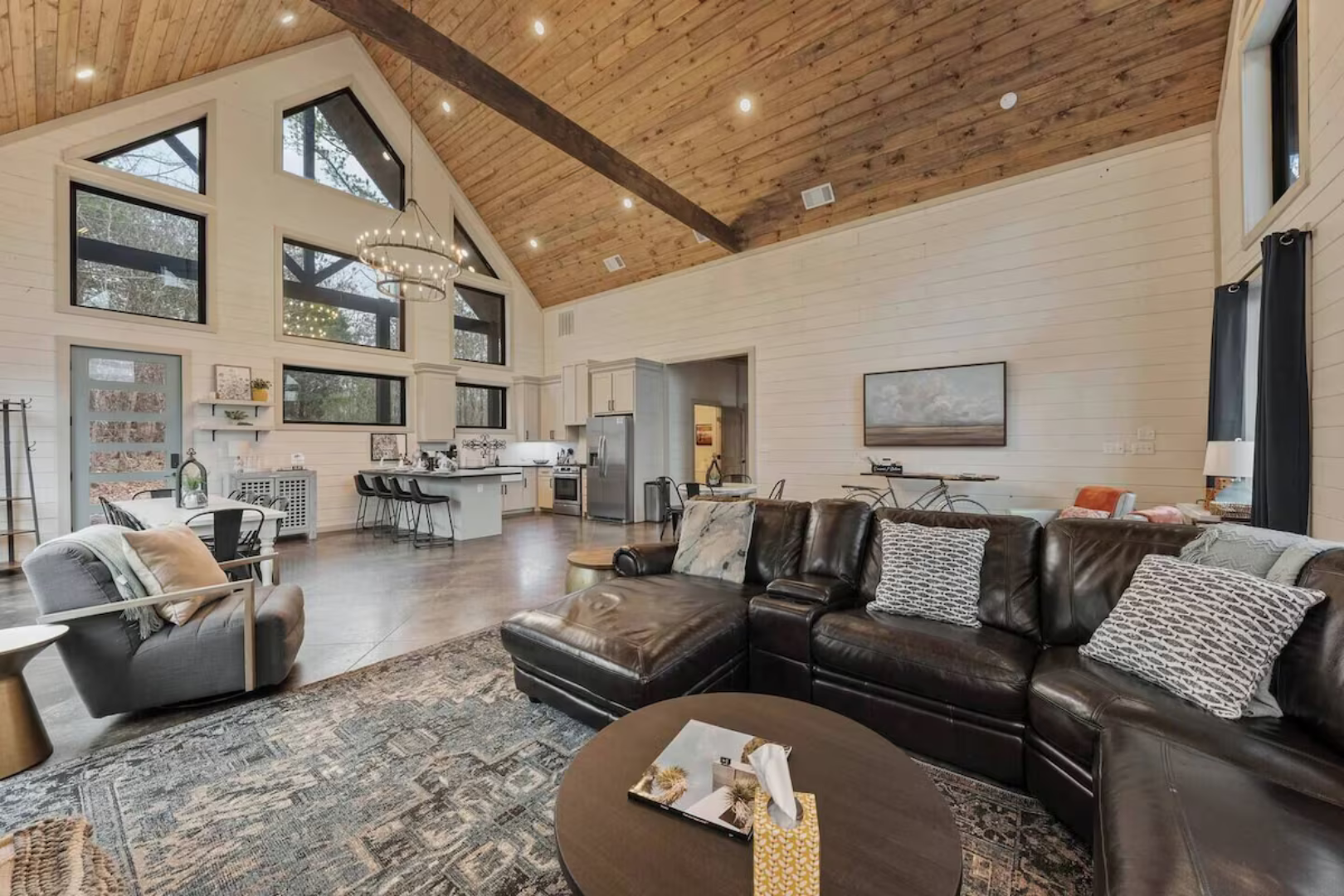 Broken Bow Cabin Experience — image 12 of 32