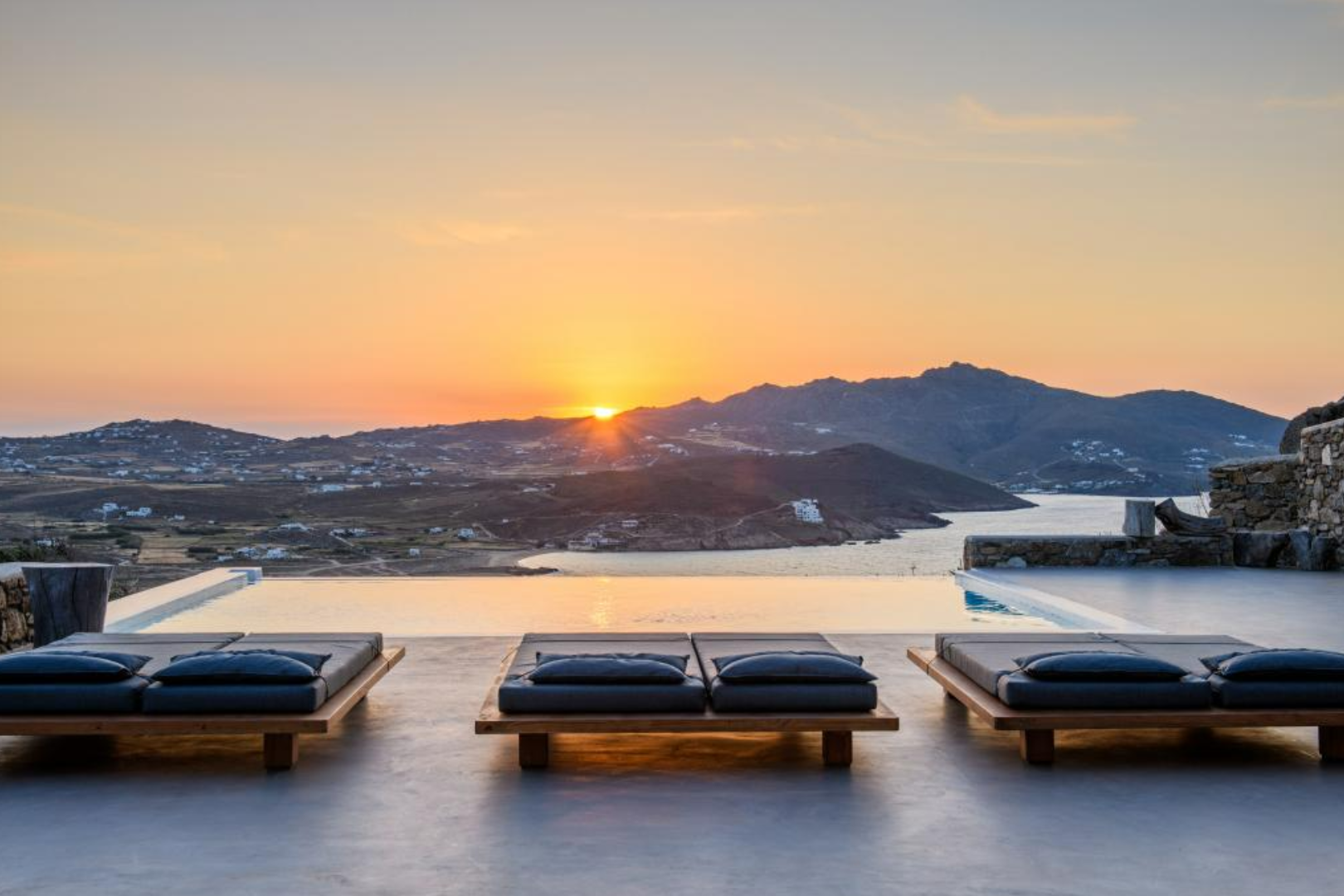 Mykonos Luxury Villa — image 2 of 10