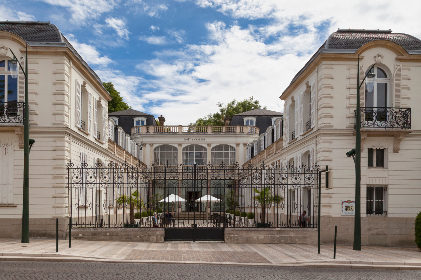 Champagne, France - 5 Nights for 6 — image 4 of 25