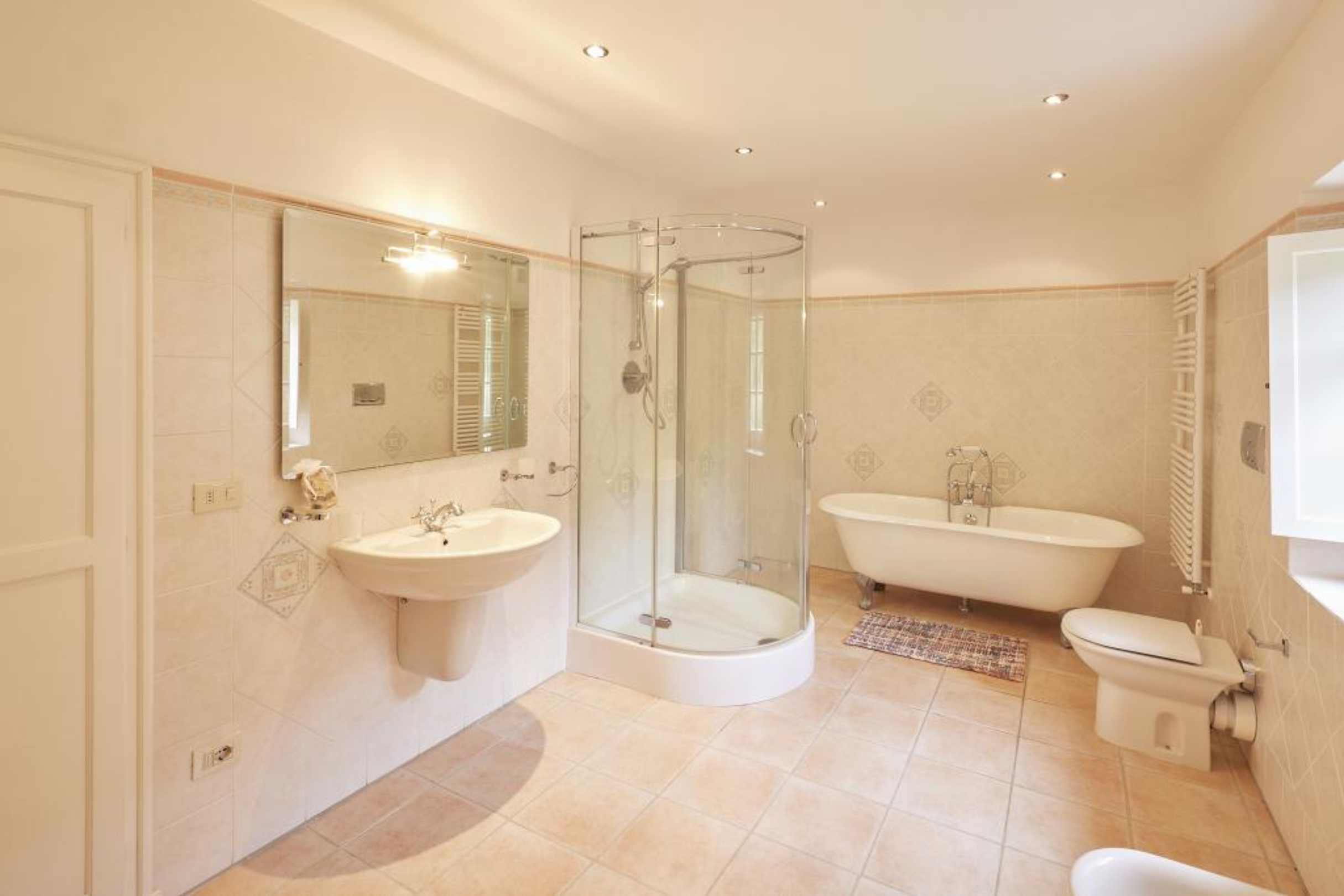 Tuscany Villa - 7 Nights for 8 — image 12 of 17
