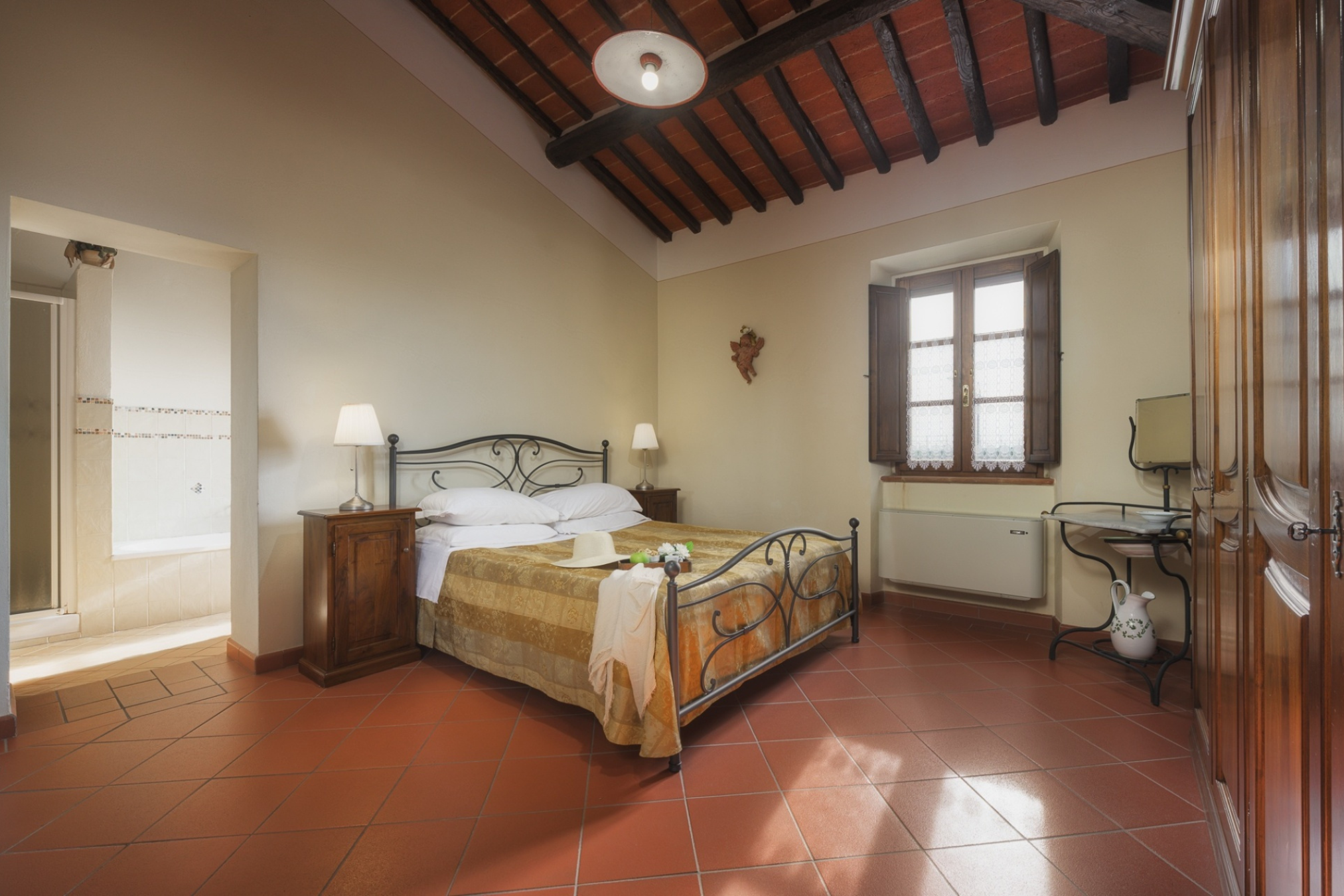Tuscany Villa for 12 — image 7 of 10